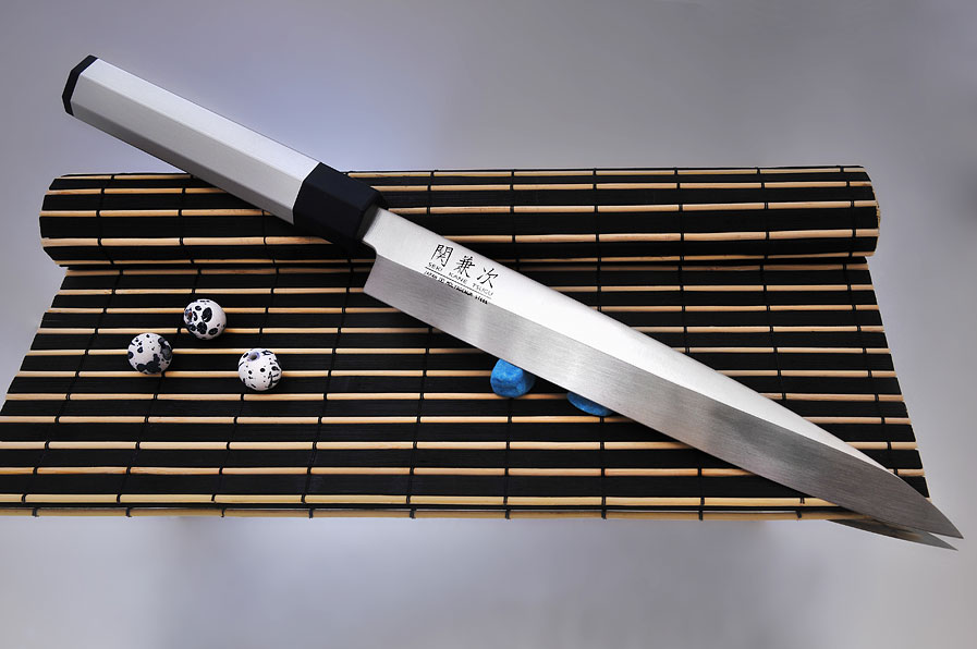 Хорошо заточенный нож – залог правильного приготовления суши и роллов